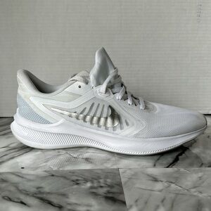 Nike downshifter 10 women’s running shoe sneakers size 10 white platinum